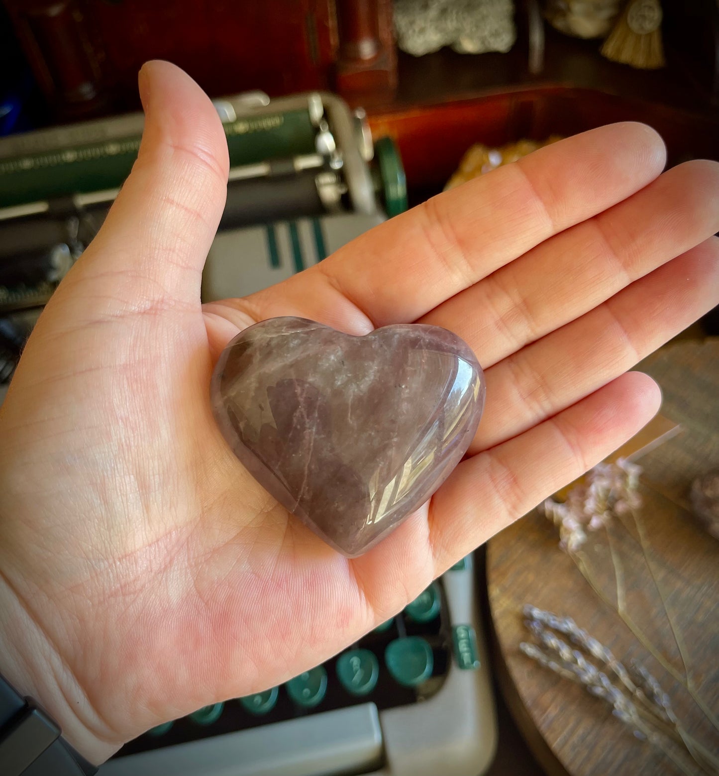 guava quartz | heart palm stones