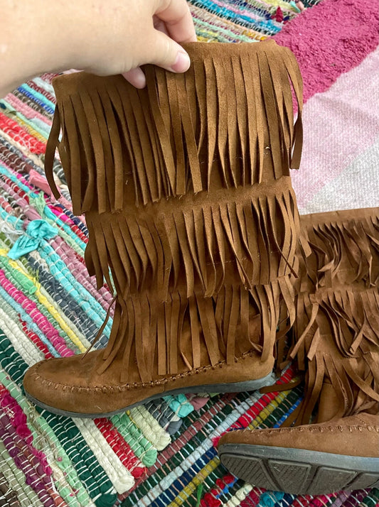 moccasin boots with fringe (used) - Lil Shop of Light & Love