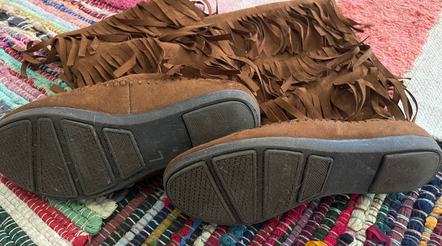 moccasin boots with fringe (used) - Lil Shop of Light & Love