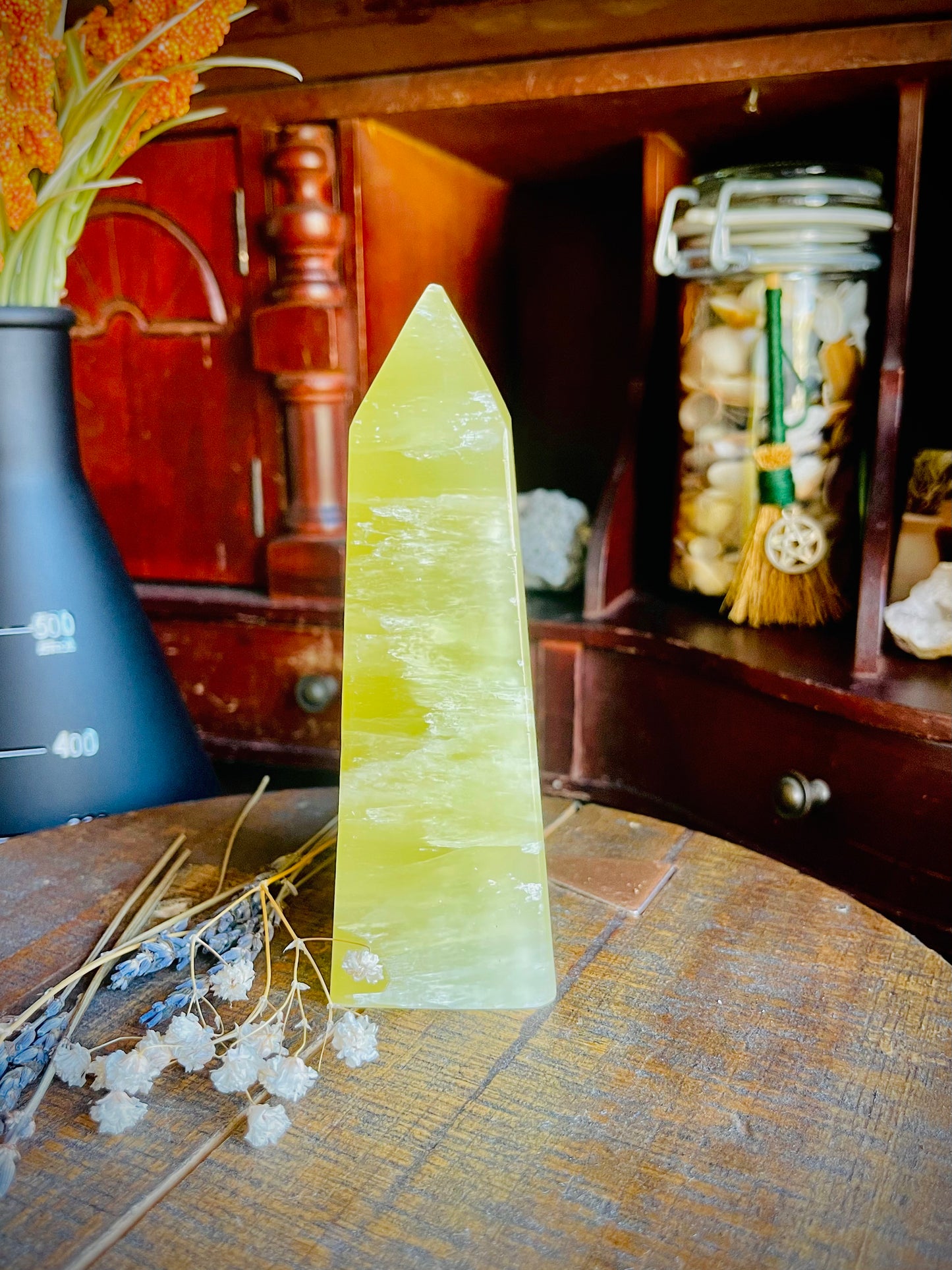 lemon calcite tower