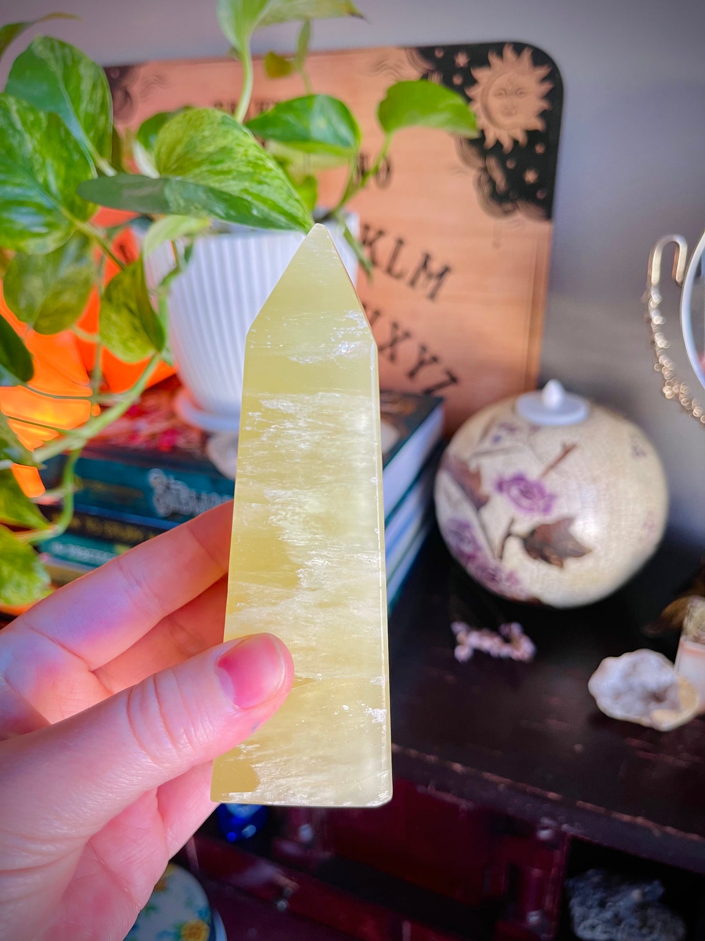 lemon calcite tower