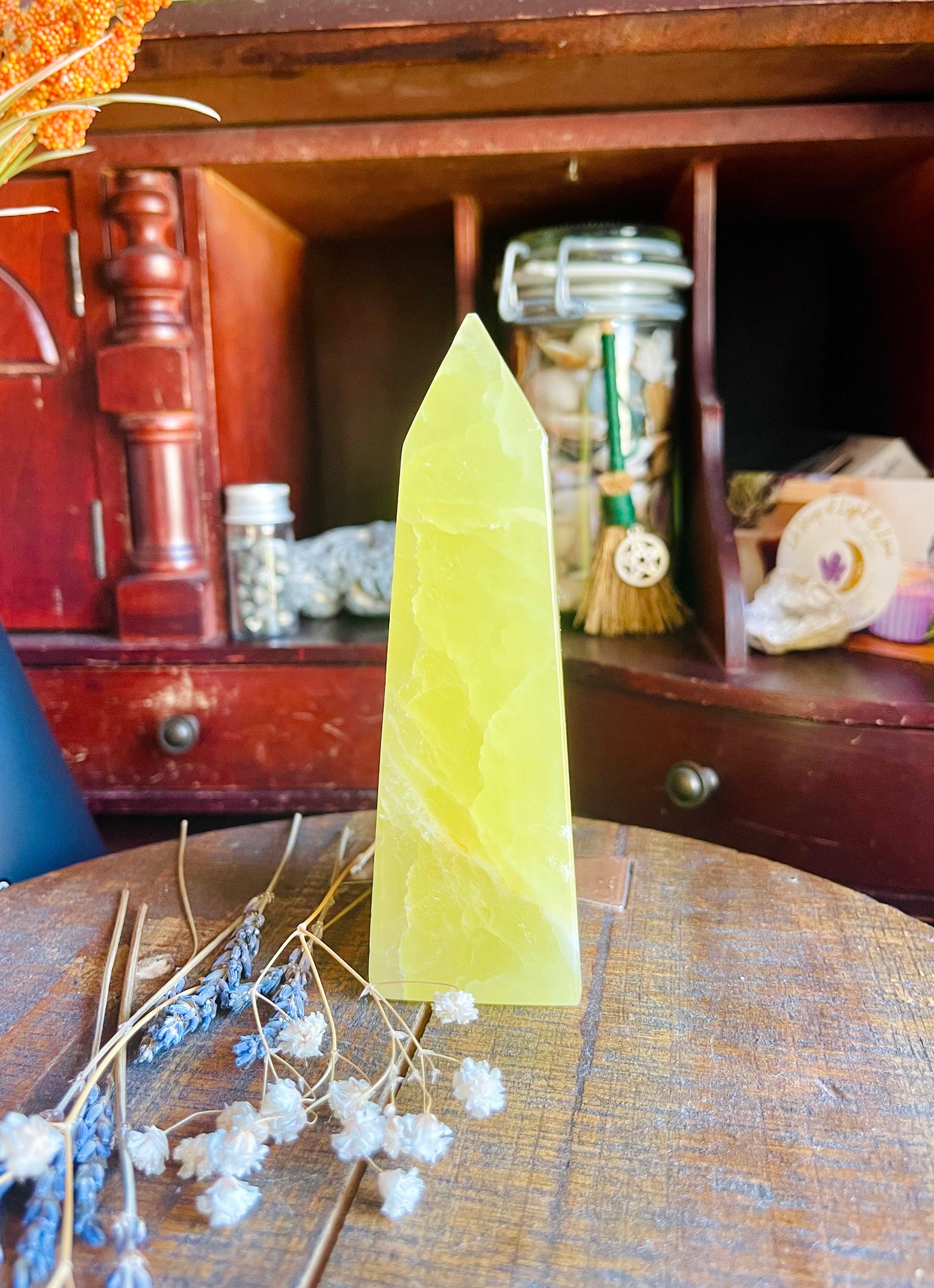 lemon calcite tower